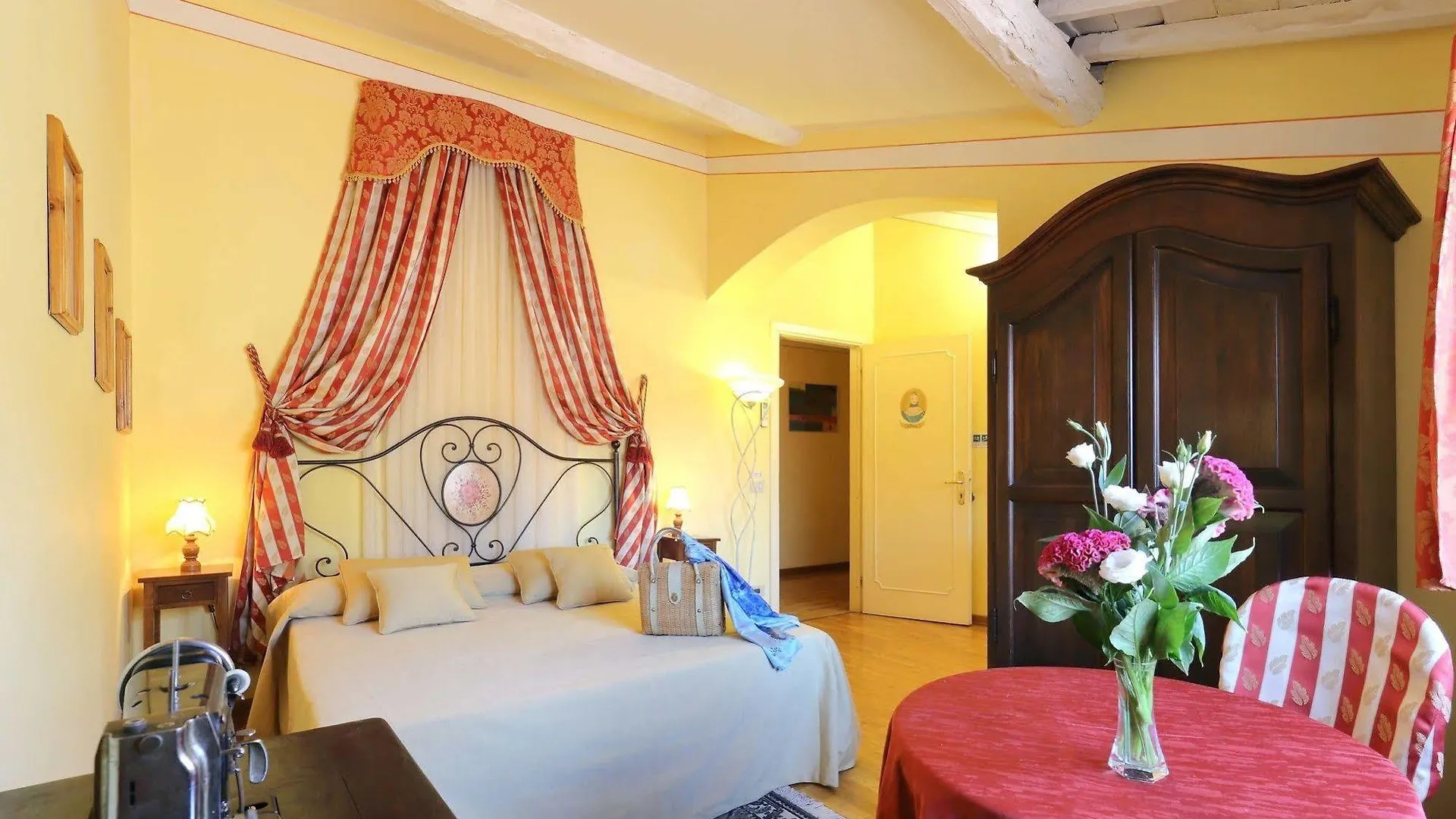 Antica Dimora Patrizia Hotel Montecarlo Italy